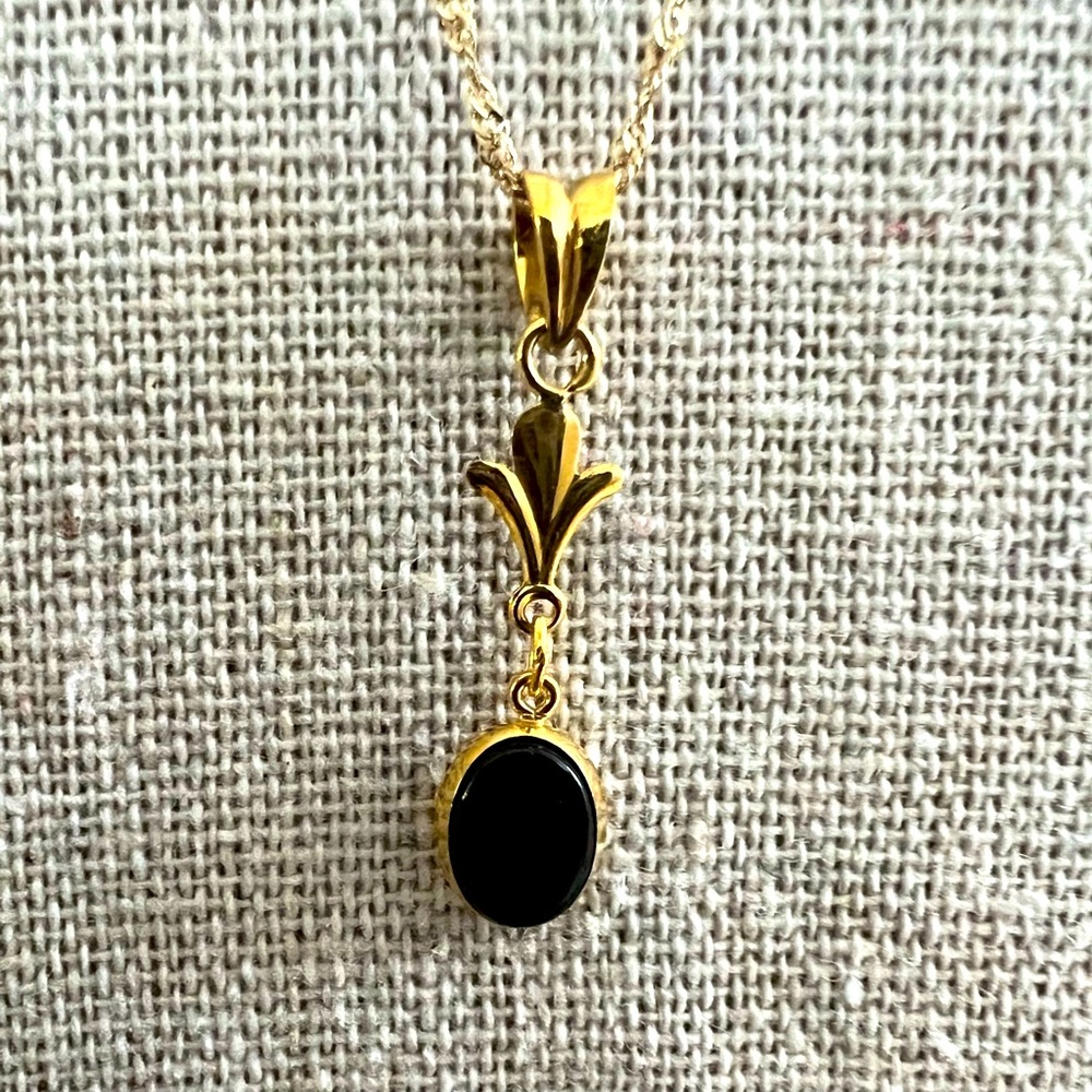 14k Onyx pendant